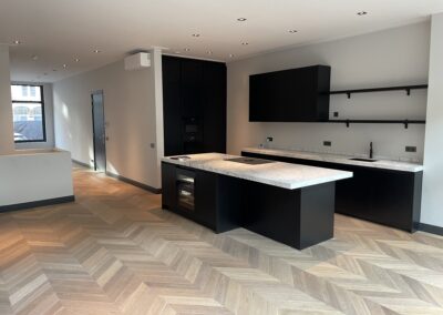 Moderne keuken met complete installatie van elektra , volledig geïnstalleerd door Donck Elektrotechniek